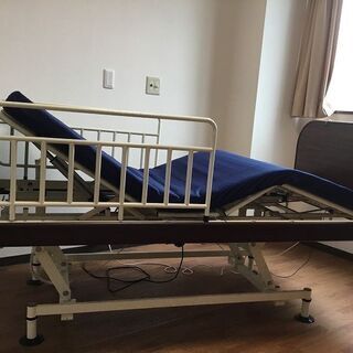 コミコミ格安販売！　介護ベッド 《電動3モーター：保証期間付》　商品入替えによる中古販売