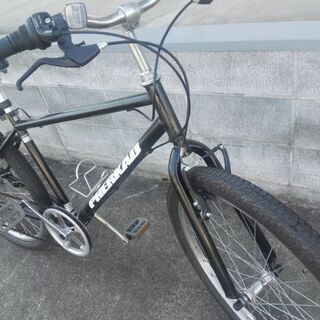 クロスバイク PHERKAD 太タイヤ 26インチ 6段変速 黒 配送無料