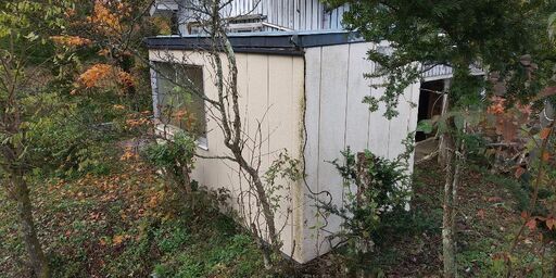 引取り中今年中まで物置きスーパーハウス譲ります約4畳取りに来られる方にかぎります