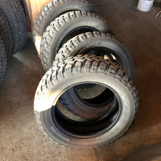 プリウス30で使用。215/60r16 マッドスター