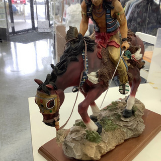 迫力あります。インディアンの置物 | campinglacaletilla.cl