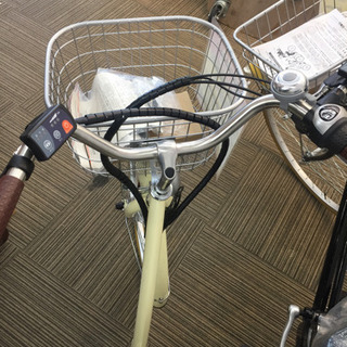 10/30 24インチ電動自転車✨ クリーム色と丸みのあるウエーブが落ち着い