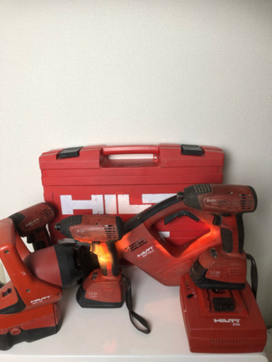 ①♦️緊急値下げ♦️HILTI ヒルティ 11点セット おまけ付き レシプロソー（切断機）1台 インパクトドライバー3台 作業用ライト1台 充電器1台 中古