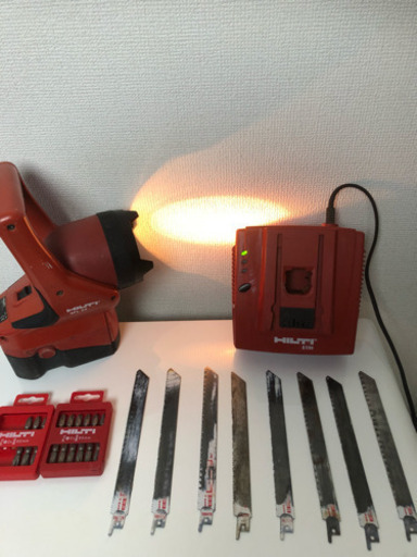 ①♦️緊急値下げ♦️HILTI ヒルティ 11点セット おまけ付き レシプロソー（切断機）1台 インパクトドライバー3台 作業用ライト1台 充電器1台 中古