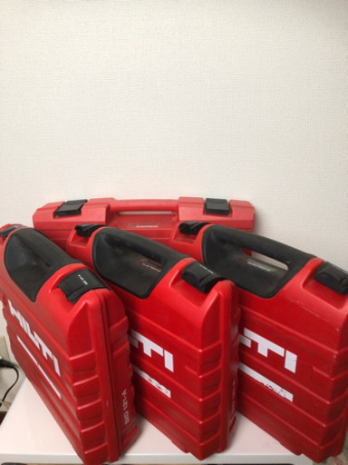 ①♦️緊急値下げ♦️HILTI ヒルティ 11点セット おまけ付き レシプロソー（切断機）1台 インパクトドライバー3台 作業用ライト1台 充電器1台 中古