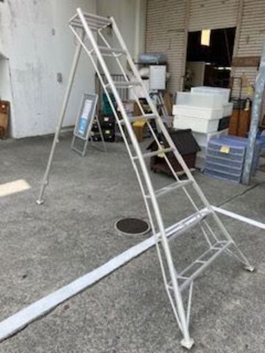 ＩＤ：Ｇ945717　三脚脚立