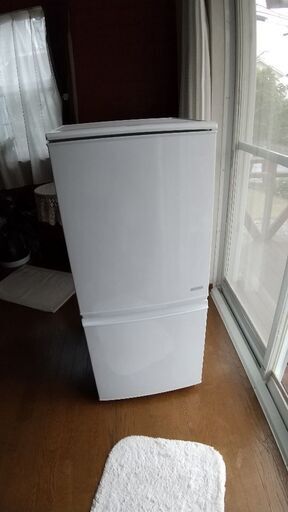シャープSJ-C14A-W 137リットル。