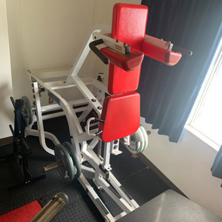 本格的トレーニングマシン　ハンマーストレングス社