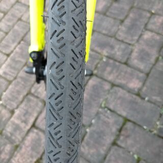 ブリヂストンTB1e ネオンライム 実使用1ヶ月、中目黒・渋谷周辺で即日渡し