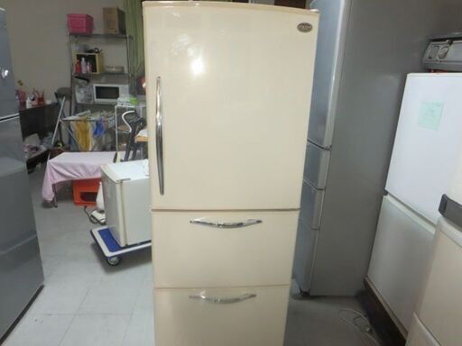 日立ノンフロン冷蔵庫255L　2007年製　R-S26WMV別館倉庫場所浦添市安波茶においてあります
