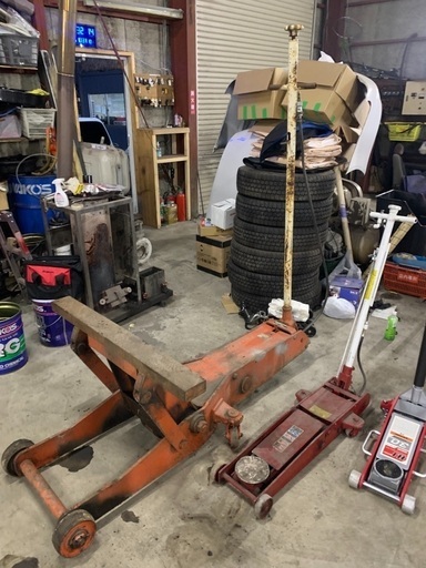 巨大！15tエアージャッキ！バンザイ製！移動式簡易リフト