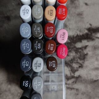 コピック イラスト、マンガなどに使える (コピックの内容は写真を参考ください)