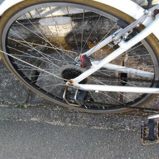 クロスバイク　白