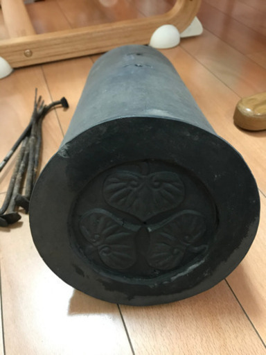 岡崎城？瓦　葵の御紋