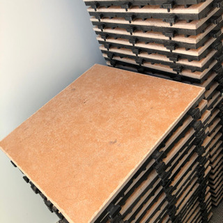 ベランダジョイント式タイルです！