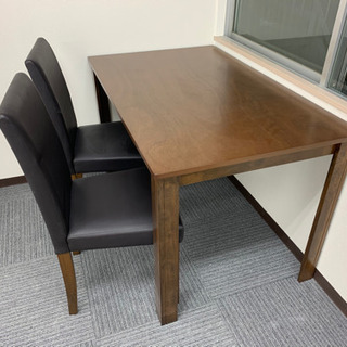 【ネット決済】【無料】木製　テーブル　椅子2個付き