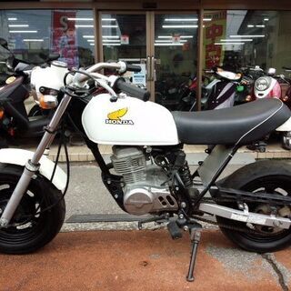 NO.3510　エイプ５０ （ＡＰＥ） クラッチ付き５速ミッション車　ワイドハンドル　ホワイト　☆彡 NO.3510 エイプ50 （APE） クラッチ付き5速ミッション車 ワイド