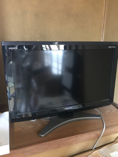 お話中⭐️SHARP AQUOSテレビ26インチ　リモコン付き