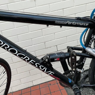 GM163　ロードバイク　PROGRESSIVE　ブラック　28インチ　自転車　黒　スポーツバイク　プログレッシブ　通勤　通学　ツーリング　大人趣味　リサイクルショップ　ケイラック朝霞田島店　朝霞　志木　和光　新座　入間　富士見　ふじみ野　さいたま市　練馬　板橋　東久留米　三芳　戸田　蕨　所沢　川口　清瀬 GM163 ロードバイク PROGRESSIVE ブラック 28インチ 自転車 黒