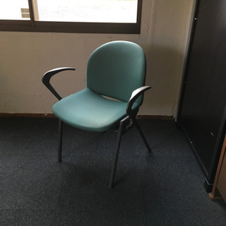 椅子　緑　ミーティングチェア　会議室　