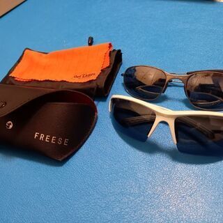 きまりました。受付中止　OAKLEYサングラス　２つ　ケース汎用