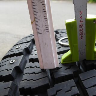 ホンダフイット　スパイクタイヤ　185／65／R14