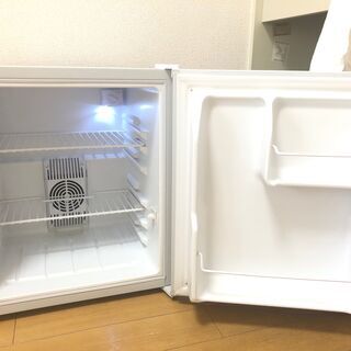 【超美品】48L小型冷蔵庫　白　メーカー保証付き　使用1年以下　...