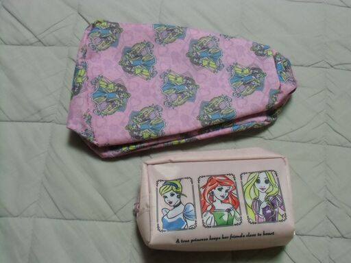 ディズニー ポーチ 2点 セット まとめてお譲り致します Goldwing 登戸のバッグ ポーチ の中古あげます 譲ります ジモティーで不用品の処分