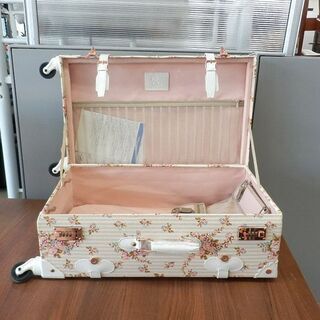 ▷スーツケース キャリーバッグ 小花柄 未使用品 uniwalker 可愛い