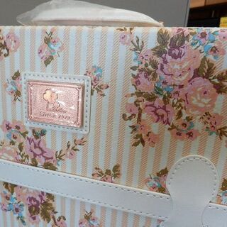 ▷スーツケース キャリーバッグ 小花柄 未使用品 uniwalker 可愛い