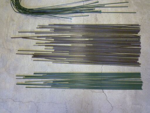 胡蝶蘭に使用されていた支柱針金多数茶色と緑色針金形状３種類 とくさん ときわ台のその他の中古あげます 譲ります ジモティーで不用品の処分