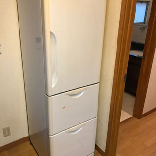 【無料】HITACHI 305L 3ドア冷凍冷蔵庫 世田谷区