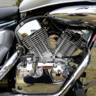 スズキ　イントルーダーLC250です