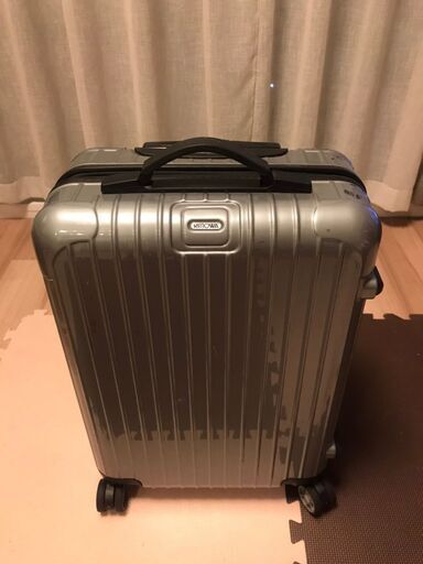 取引準備中6500円【本文要確認】RIMOWAサルサキャリーケース 4輪キャスター付/シルバー・売ります