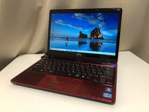 【11/3までに受け渡しできる方表示金額より2,000円割引】【ガーネットレッドのFujitsu製小型ノートPC】【Core i3第二世代・webカメラ・SSD搭載】Core i3 2350M メモリ4GB SSD128GB DVDスーパーマルチ WiFi搭載 Win10 Home