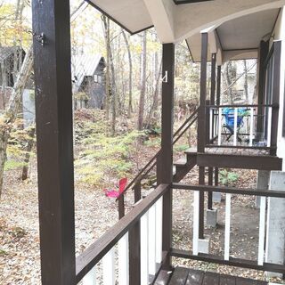 【 マンスリー別荘 】北軽井沢の大自然の中、庭付き戸建てでスローライフを満喫頂けます【 長期滞在向けです 】 - 不動産