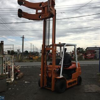 トヨタ　バッテリー式　フォークリフト　７FB25