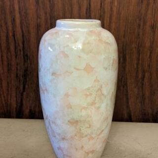 花瓶　陶磁器　白とピンクのマーブル