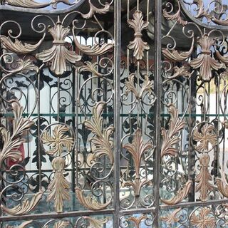 豪華絢爛☆ディスプレイ棚☆グラスラック☆鉄製☆幅107cm☆高さ200cm☆メーカー不明☆インテリア☆クラシック家具☆G066