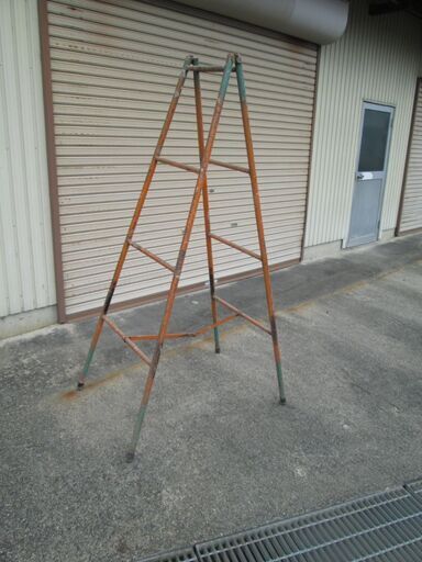 脚立（建設・建築用）スチール製
