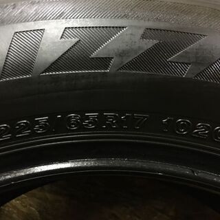 BS BLIZZAK DM-V2 225/65R17 17インチ スタッドレス 4本 2015年製 ハリアー エクストレイル等　(VTC66) クレジットカード QR決済可能 BS BLIZZAK DM-V2 225/65R17 17インチ スタッドレス 4本 2015年製