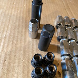 CRS  エセックス　ハイエース　2ピース　ホイールナット