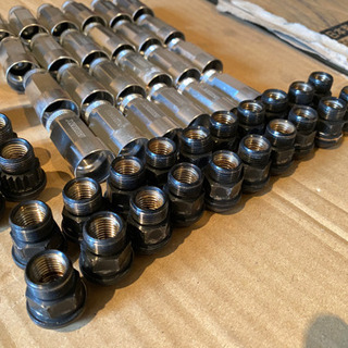 CRS  エセックス　ハイエース　2ピース　ホイールナット