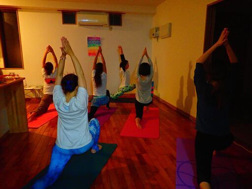 アロマテラピーアドバイザーが選ぶあなただけの香り その香りに包まれてリラックスヨガ アロマのお土産付き Arjava 中頭のワークショップのイベント参加者募集 無料掲載の掲示板 ジモティー