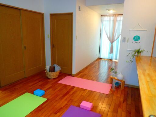 アロマテラピーアドバイザーが選ぶあなただけの香り その香りに包まれてリラックスヨガ アロマのお土産付き Arjava 中頭のワークショップのイベント参加者募集 無料掲載の掲示板 ジモティー