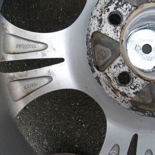 【お話し中です】　バリ溝、185-65R15　4本　現役バリバリ、今年の冬にどうでしょうか？