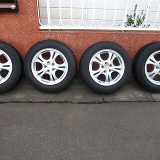 【お話し中です】　バリ溝、185-65R15　4本　現役バリバリ、今年の冬にどうでしょうか？