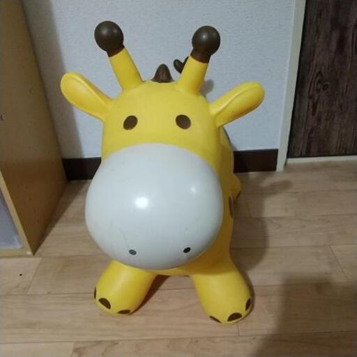 西松屋で買ったおもちゃ ちひろ 三国のおもちゃ 乗り物 ミニチュア の中古あげます 譲ります ジモティーで不用品の処分