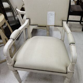 Theodore Alexander アンティーク調アームチェア 布張り ホワイト【ユーズドユーズ名古屋天白店】 J377