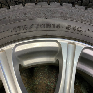 車のパーツ 175/70R14・9分山以上スタッドレスタイヤ アルミホイール4 